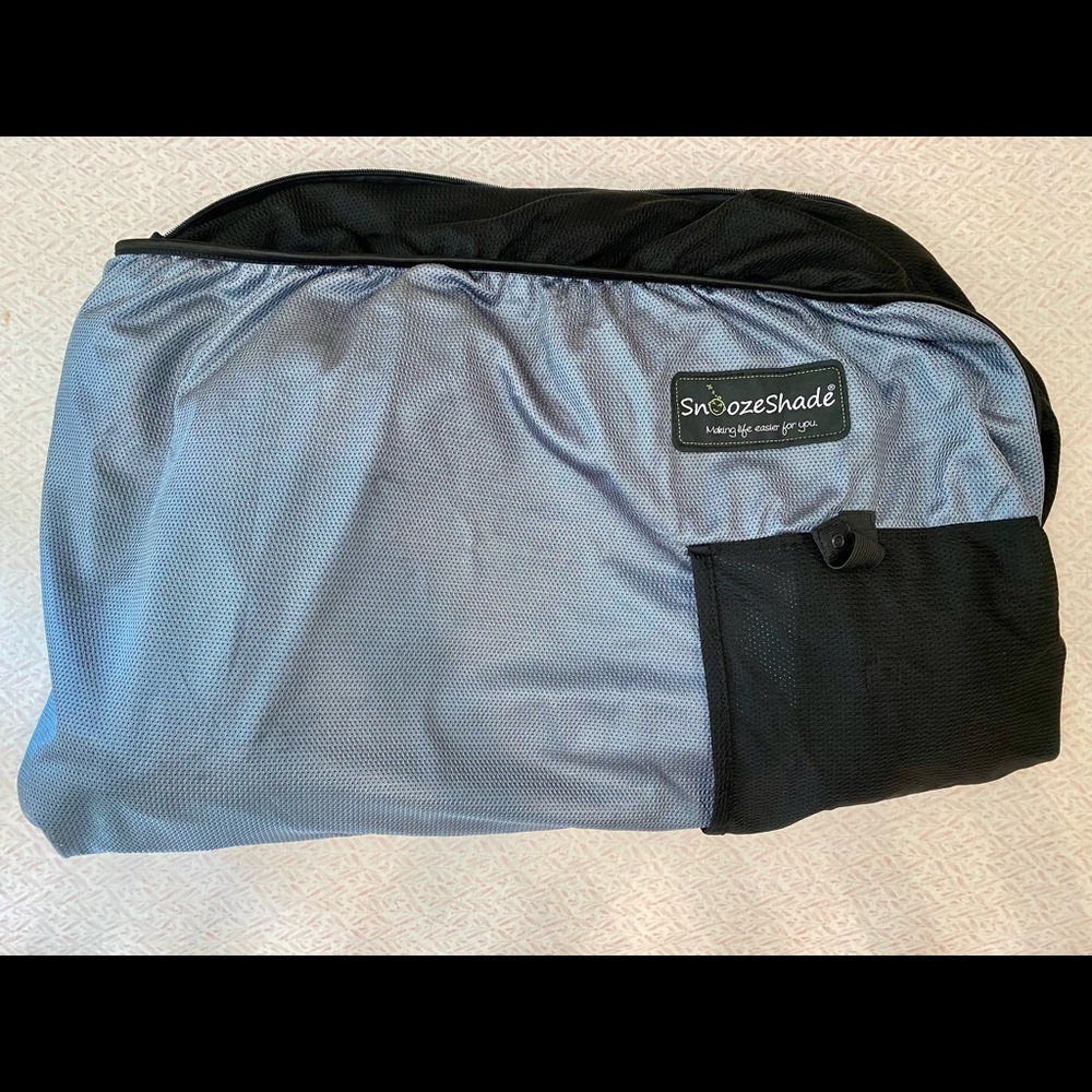 SnoozeShade excellent condition super clever product — great for hotels/travel